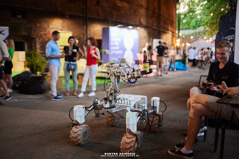 Robot wandering around the Summer Jam 2022
