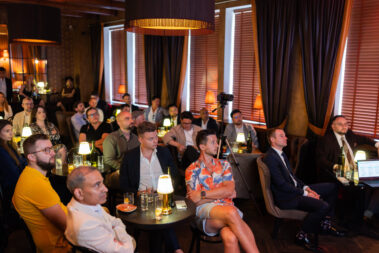 Hangout, Investor Salon